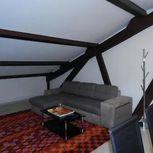 https://gite-du-domaine-des-pierres-dorees.hotels-rhonealpes.com